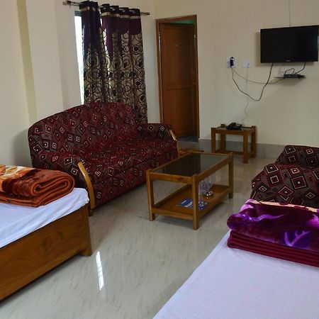 Hotel Kaustav Tezpur Экстерьер фото