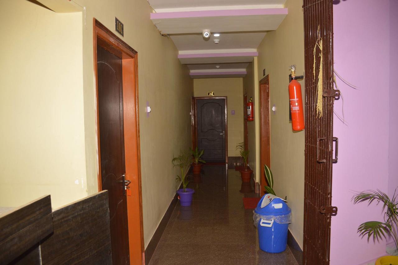 Hotel Kaustav Tezpur Экстерьер фото